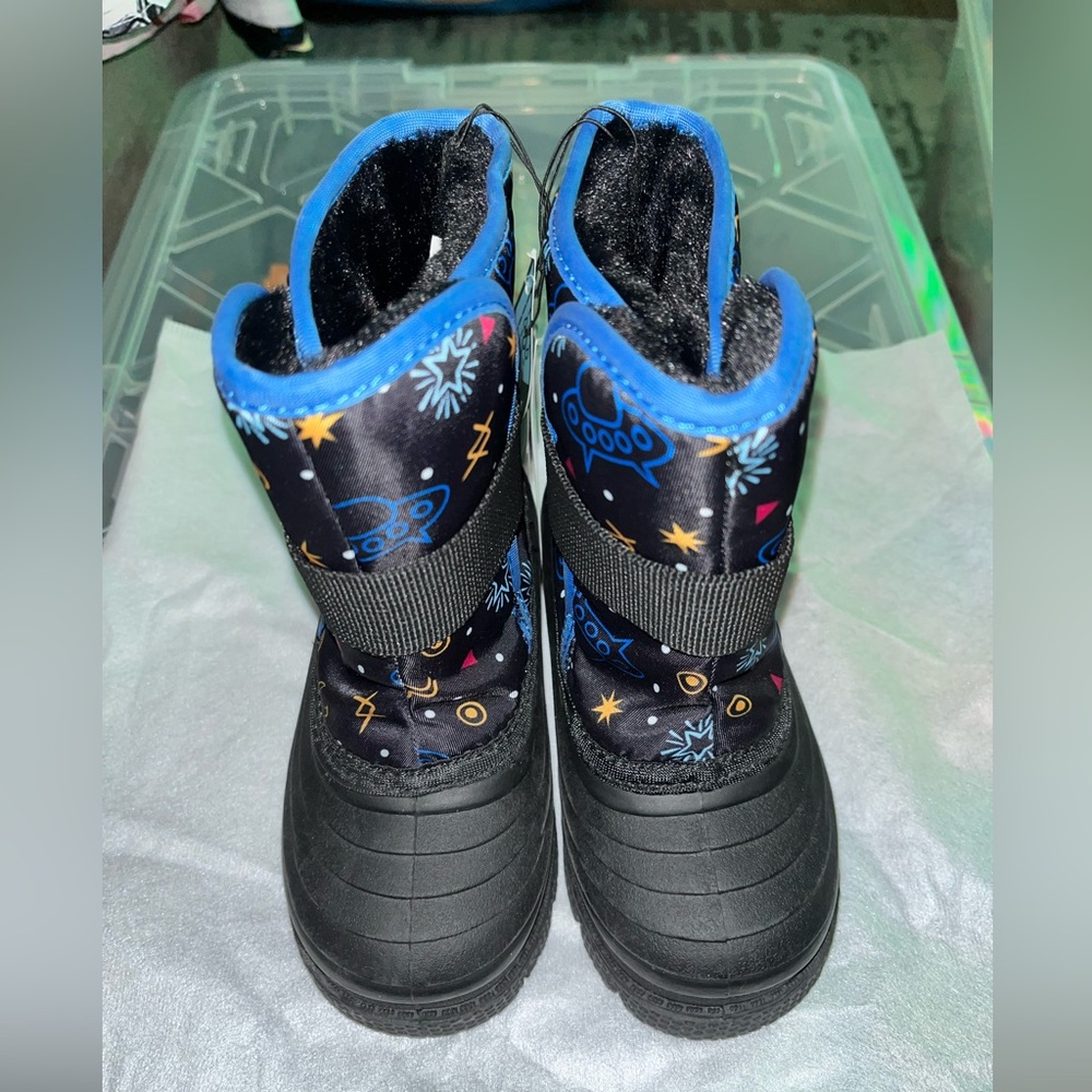 NWT Toddler Icicles Galactic Waterproof Light-Up Winter Boots Size 9T
